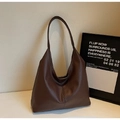 Bolso hobo marrón oscuro con textura de grano litchi y diseño minimalista moderno - Talla única / café