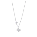 Dettaglio della collana a fiocco argento con cristalli scintillanti e ciondoli di perle - Collana Farfalla Perla Zirconia