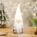Gnome de Noël avec chapeau blanc texturé et base à pois noirs et blancs pour décor - Style Chapeau en Tricot Blanc