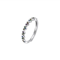 Elegante anello ondulato in argento con zirconi colorati dal design minimalista - Aperto Regolabile / Cuore Colorato