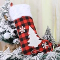 Calza di Natale classica a quadri rossi e neri con bordo in morbida pelliccia bianca - Calza di Natale a Quadri Rossi e Neri Stile Albero di Natale