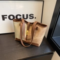 Bolso tote retro bicolor en beige y marrón oscuro con hebilla dorada elegante - café