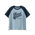 Camiseta raglán infantil de manga corta en azul claro con mangas azul oscuro y estampado - Azul Aqua/Azul Marino / 120cm