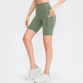 Salbeigrüne Yoga-Shorts für Damen mit hoher Taille und praktischer Seitentasche - S / Armeegrün