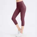 Pantaloni da yoga capri rosso scuro a vita alta con tasche laterali e stretch snellente - S / Rosso scuro