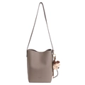 Sac seau minimaliste taupe en cuir grainé avec un charmant ours en peluche attaché - Avec Pendentif / Gris