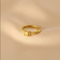 Lussuoso anello in argento S925 con gemma gialla quadrata e pietre di contorno - Stile Avvolto in Zirconia Gialla Quadrata (Aperto Regolabile)