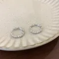 Eleganti orecchini a cerchio in argento S925 a forma di bambù con zirconi per donna - Orecchini a Cerchio in Bambù con Zirconi / Argento