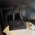 Sac bandoulière rétro en cuir PU noir avec texture vintage et boucle argentée - Sans Pendentif / Noir