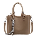 Beige minimalistische vierkante handtas met litchi-textuur en decoratieve belhanger - Khaki