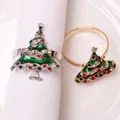 Detalle de servilleteros de árbol de Navidad con esmalte verde y diamantes de imitación - Árbol de Navidad ondulado