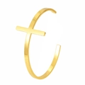 Dettaglio dell'elemento a croce placcato oro 18 carati lucido su questo bracciale sottile - Stile Aperto Croce d'Oro(F1553) / Oro