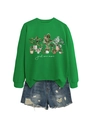 Posa piatta di una felpa verde con grafiche di piante e pantaloncini di jeans - S / Felpa Verde Erba (Grafica Bianca)