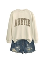 Détail du sweat Auntie blanc avec imprimé léopard et short en jean effiloché - Sable