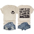 Μπροστινή και πίσω όψη sand t-shirt με κείμενο i can't my kid has practice mama - S / Άμμος (Μαύρη Γραμματοσειρά)