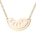 Collana minimalista in acciaio inossidabile dorato con ciondolo anguria e design morso - Oro (N645)