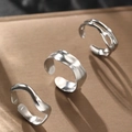 Tre anelli regolabili in argento stile metallo liquido irregolare su superficie - Set di 3 Pezzi di Anelli Aperti Irregolari Argento (C6480) / Argento