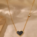 Collier cœur punk minimaliste finition noir et or sur fond de soie élégante - Style Cœur Doré (B5493)