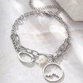 Dettaglio del bracciale fede a doppio strato in acciaio inossidabile con ciondolo montagna - Argento (N8838)