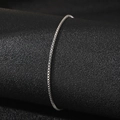 Elegantes Damen-Fußkettchen aus silbernem Edelstahl mit Box-Kette auf schwarzem Ständer - Silber (C6306)