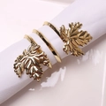 Polished golden maple leaf napkin ring for elegant Halloween and autumn table decor - Shiny Gold Realistic Maple Leaf Style