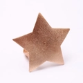 Servilletero de estrella en oro rosa con textura mate para decoración de mesas - Estrella de cinco puntas