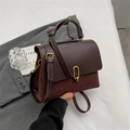 Borsa a mano retrò marrone bicolore con chiusura a U dorata e tracolla regolabile - Marrone