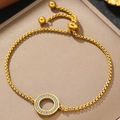 Elegante gouden roestvrijstalen verstelbare armband met holle zirkoon cirkelhanger - Gouden Stijl (B2139)