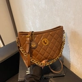 Borsa a spalla trapuntata marrone con catena dorata e chiusura a girello in stile vintage - Marrone