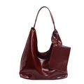 Grand sac cabas en cuir verni rouge foncé avec sa petite pochette zippée assortie - Bordeaux