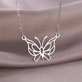 Elegante collana a farfalla traforata in acciaio inossidabile su seta rosa - Farfalla Argentata (N9066)