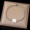 Bracciale quadrifoglio argento con design creativo a catena mista e chiusura a moschettone - Stile Argentato (N8618)