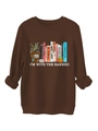 Detail eines dunkelbraunen Sweatshirts mit 'I'M WITH THE BANNED' Buchgrafik und Rollbündchen - Kaffeebraun (Weiße Grafik)
