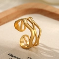 Bague ouverte dorée minimaliste à plusieurs couches avec vagues polies pour femmes - Style Vague Multi-Couches Dorée (C1571)