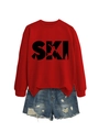 Flachbild von rotem SKI Grafik-Sweatshirt mit Denim-Shorts auf weißem Hintergrund - S / Rot (Schwarzer Druck)