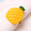 Portatovaglioli ad anello a forma di ananas in resina gialla con foglie verdi - Stile Ananas
