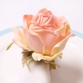 Rond de serviette rose fait main avec anneau en bois pour décoration de table de mariage - Rose Pêche (Style 3)