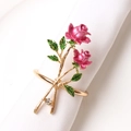 Rond de serviette rose avec feuilles vertes et cristaux pour décoration de table - Double Roses Roses