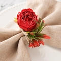 Servilletero artesanal con rosa de seda roja y cuerda de cáñamo para decoro de bodas - Rosa Roja Artificial