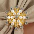 Rond de serviette exquis en alliage doré avec perles blanches et fleur en cristal - Rond de serviette en perle et strass