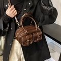 Borsa Boston vintage marrone scuro in pelle PU lucida con doppie tasche frontali - caffè