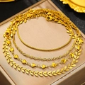 Dreiteiliges goldenes Fußkettchen-Set mit Weizenkette und runden Quastenanhängern - Goldener Stil (C6307)