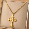 Gouden gotische kruis hanger met kristal op een robuuste box ketting voor heren - Gouden Barok Kruis (C5863)
