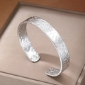 Bracelet jonc ouvert large en acier inoxydable argenté avec texture martelée - Style Martelée Argent (F2922)
