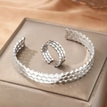 Set bracciale rigido e anello in acciaio inossidabile argento con motivo a onde traforate - Argento (C6150)
