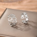 Minimalistischer verstellbarer geometrischer Kettenring aus poliertem Edelstahl in Silber - Silberner Stil (F728)