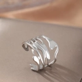 Barocker hohler flüssiger Silberring aus Edelstahl mit avantgardistischen Linien - Silber (C5374)