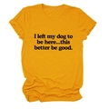 Dettaglio della T-shirt in cotone giallo senape a girocollo con stampa nera e polsini risvoltati - S / Giallo Senape (Testo Nero)