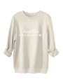 Detail eines cremeweißen Sweatshirts mit Auntie-Schriftzug und Gänseblümchen-Print - S / Sandfarben