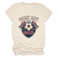 Dettaglio ravvicinato della stampa calcio Game Day 2026 su maglietta beige - S / Sabbia